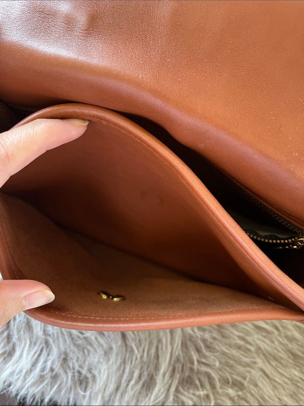 Vintage Coach 9870 Court Bag in British Tan - No Hangtag - Picture 9 of 16